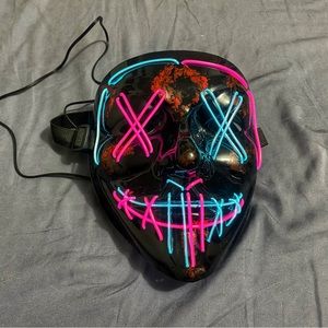Halloween Mask (Lights up!)